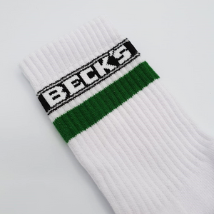 weiße Becks Tennissocken mit grünen Streifen, Becks Schriftzug